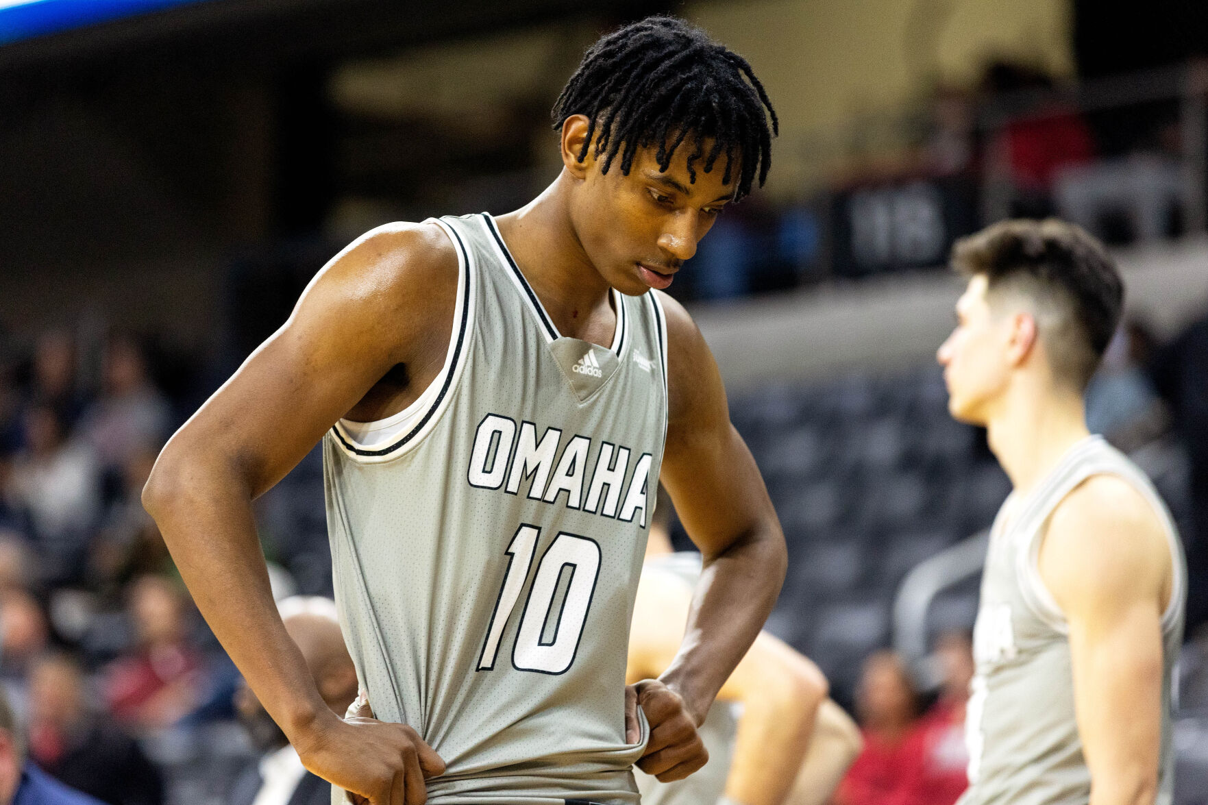 111722-owh-spo-unobasketball-em04.jpg